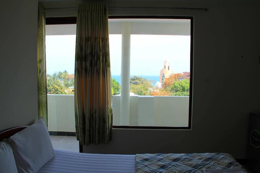 Hanhcafe Hotel Nha Trang Exterior photo